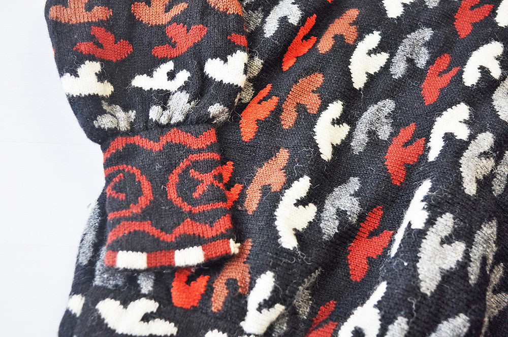 Vintage Multi-colour Foot Print Patterned Knit Jumper/Sweater