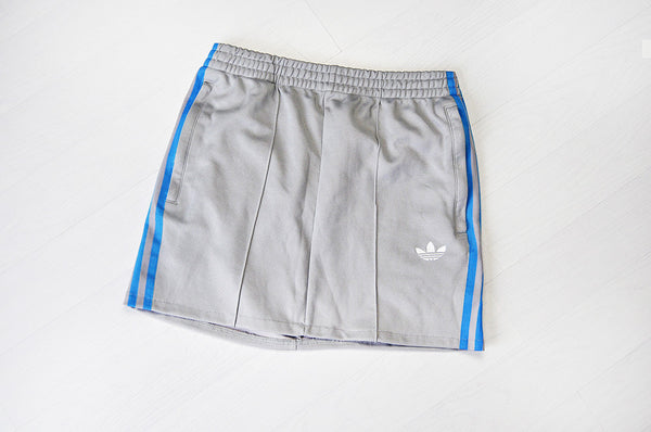 Vintage Adidas Original Grey/Blue Stripe Shorts Skirt/Legs