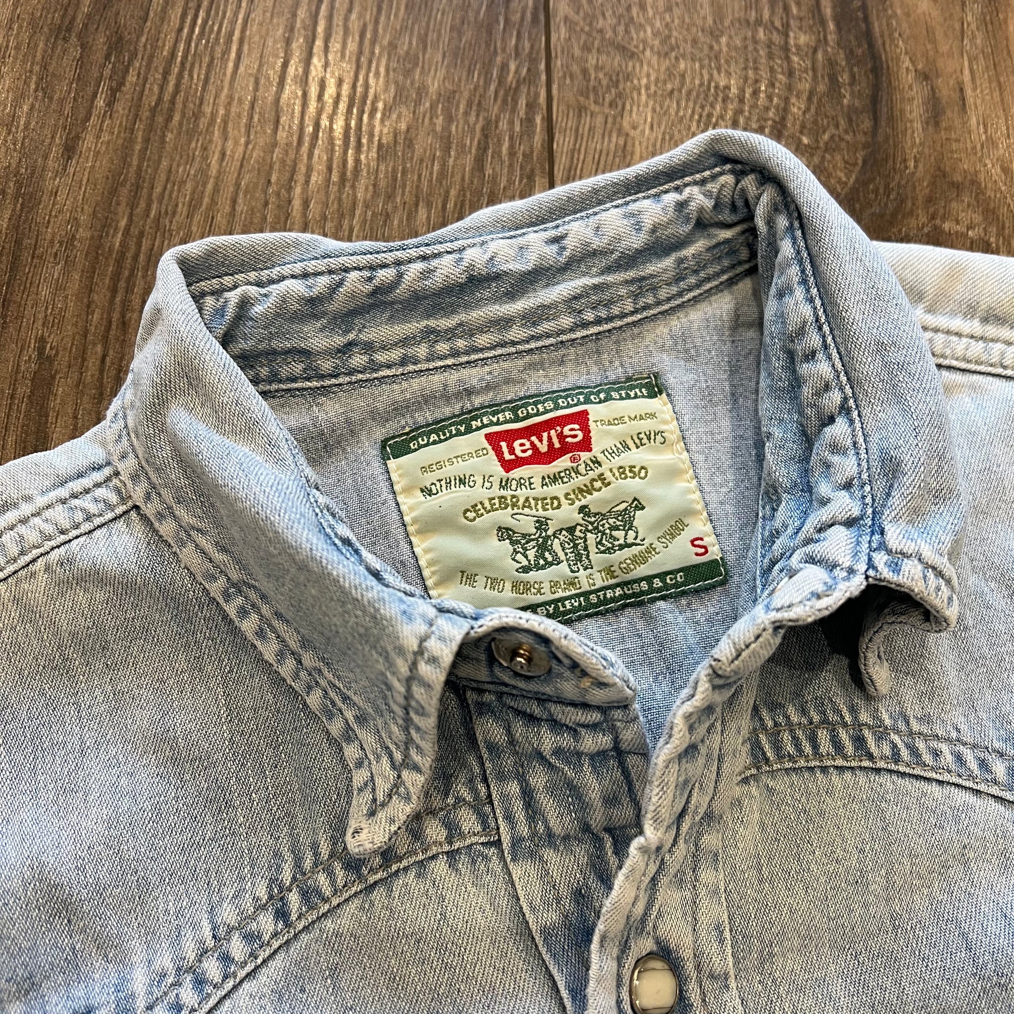 Vintage Levi’s Light Blue Denim Long Sleeve Shirt